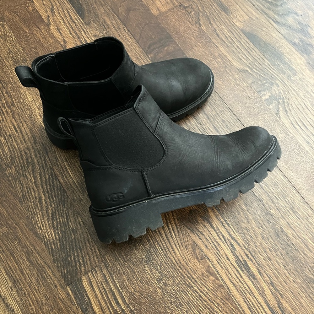 UGG Classic Black Chelsea Boots